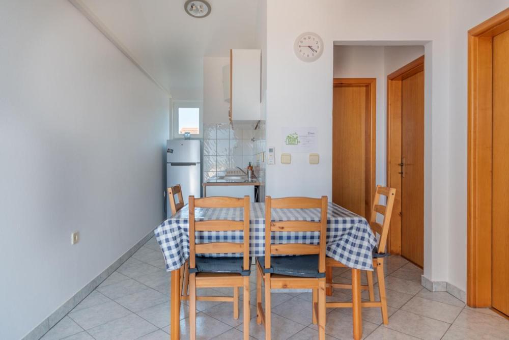 Rasin Apartments Pakoštane Buitenkant foto
