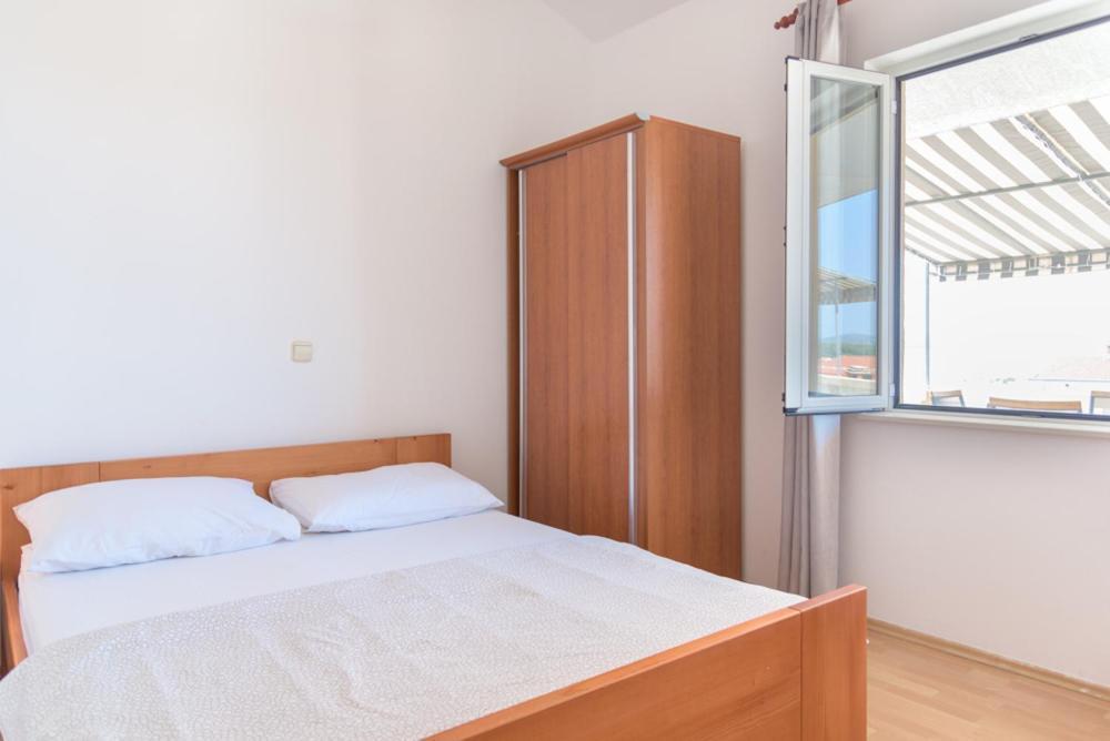 Rasin Apartments Pakoštane Buitenkant foto